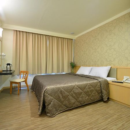 Ing Wang Hotel Тайнань Екстер'єр фото