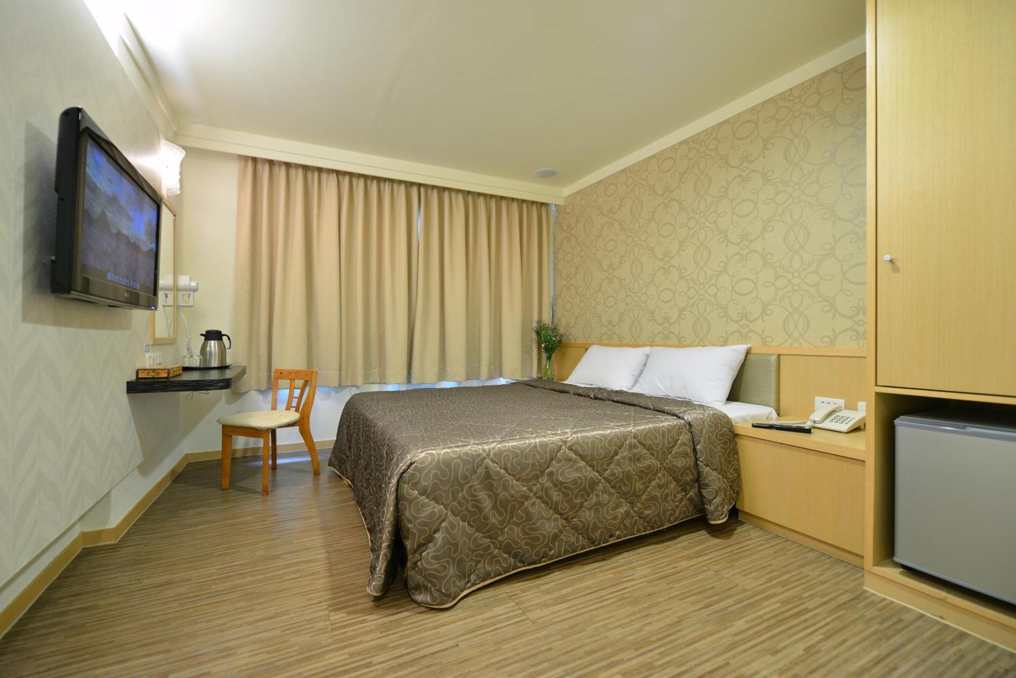 Ing Wang Hotel Тайнань Екстер'єр фото