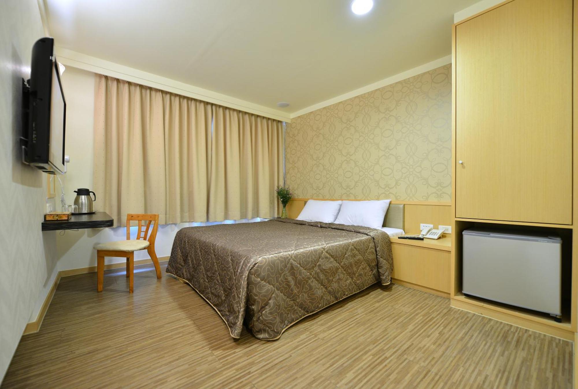 Ing Wang Hotel Тайнань Екстер'єр фото