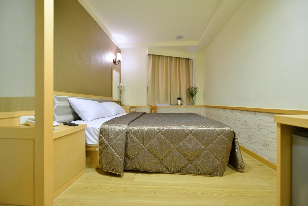 Ing Wang Hotel Тайнань Екстер'єр фото