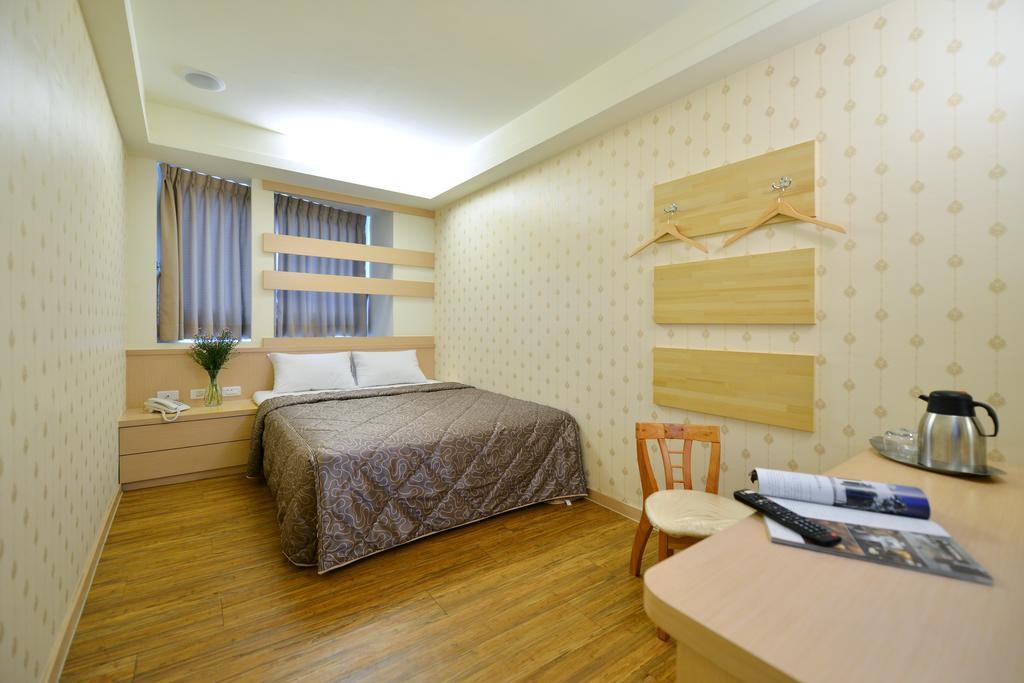 Ing Wang Hotel Тайнань Екстер'єр фото