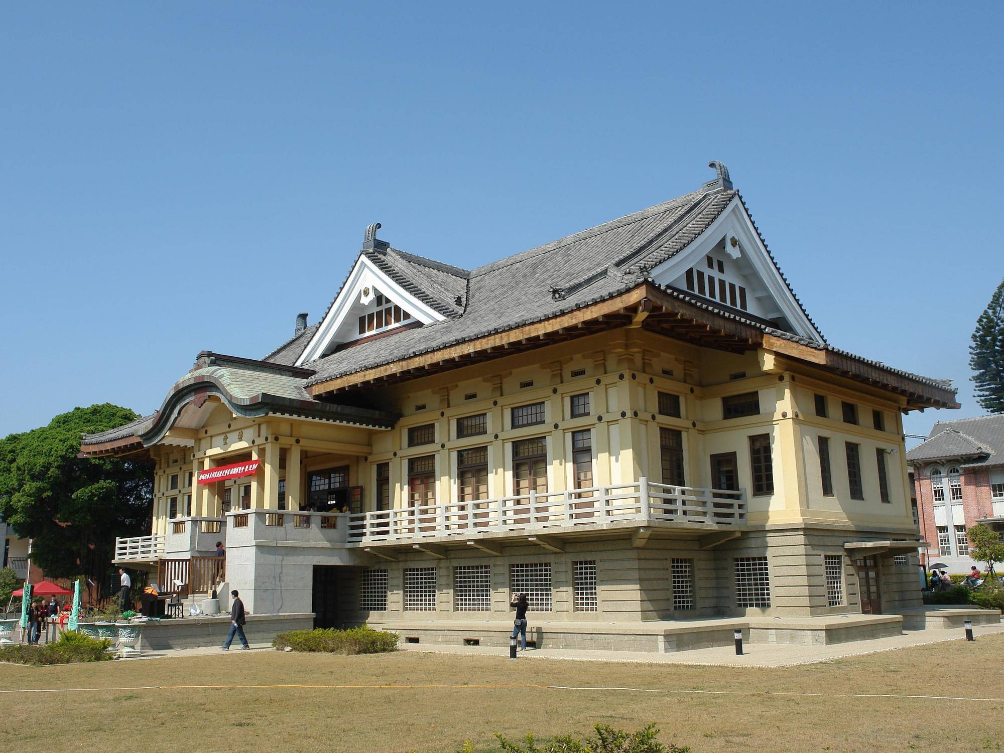 Ing Wang Hotel Тайнань Екстер'єр фото